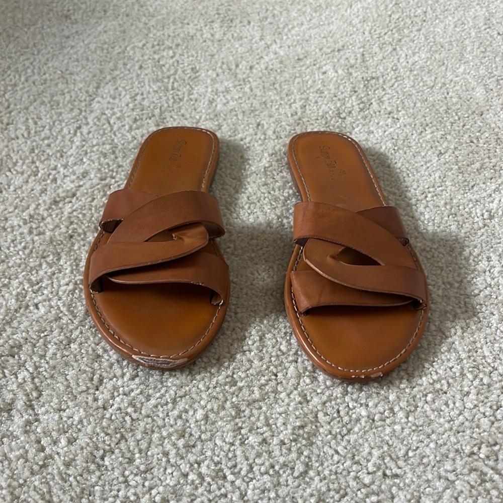 Women’s light brown sandal